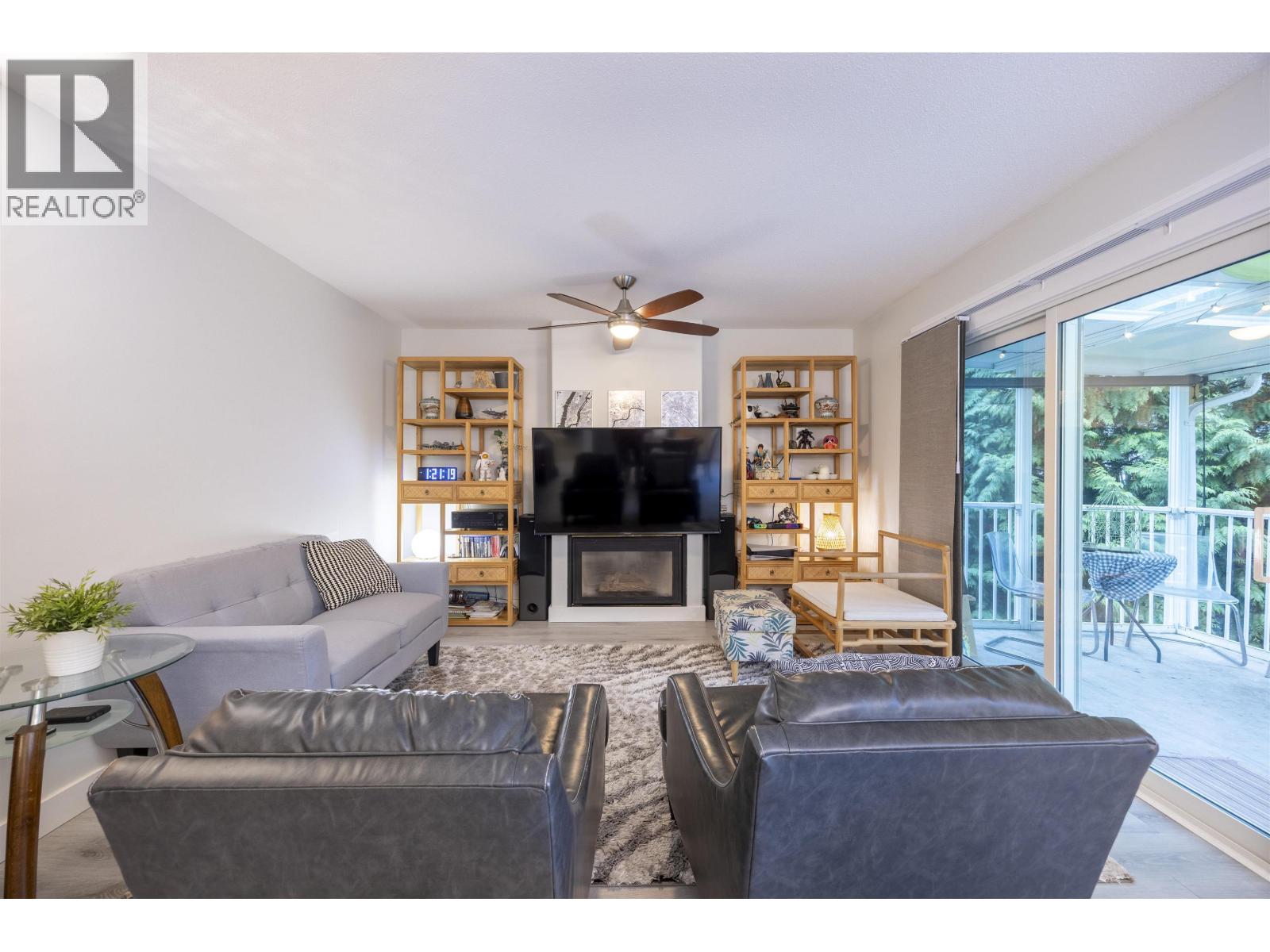 1590 Plateau Crescent, Coquitlam, British Columbia  V3E 3B3 - Photo 4 - R3085557