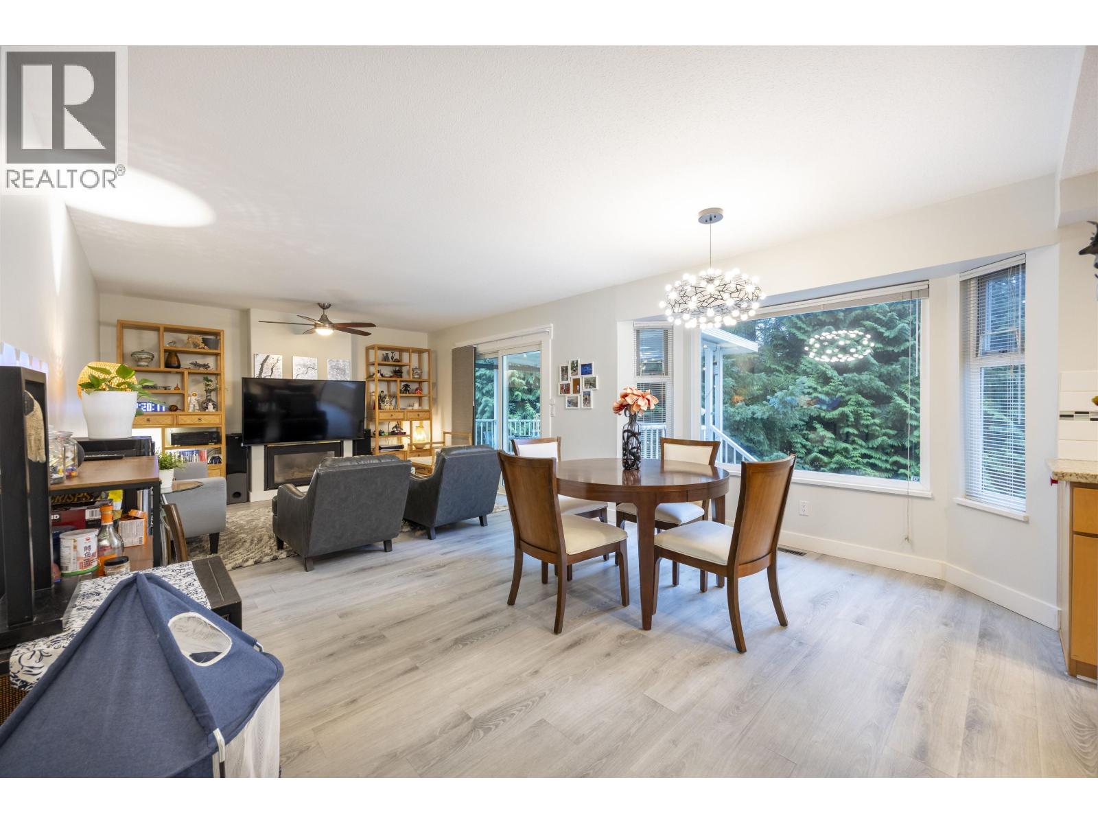 1590 Plateau Crescent, Coquitlam, British Columbia  V3E 3B3 - Photo 3 - R3085557