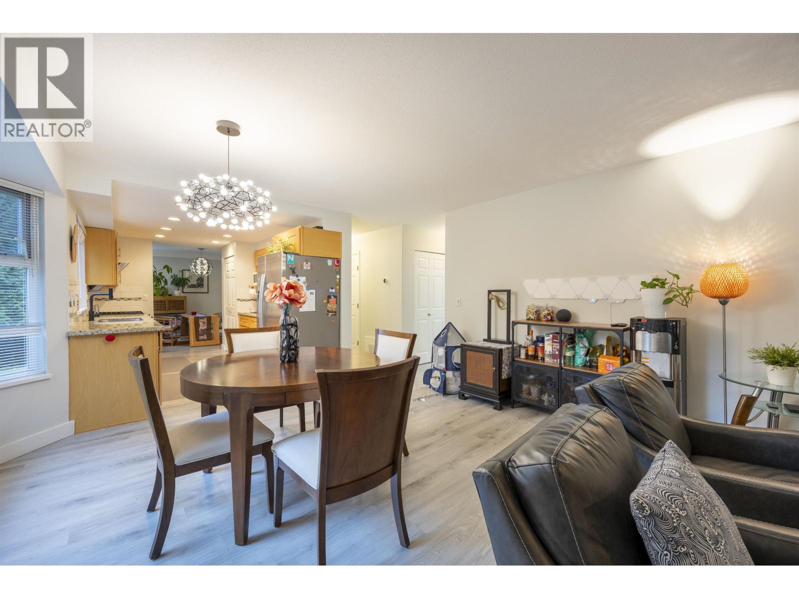 1590 Plateau Crescent, Coquitlam, British Columbia  V3E 3B3 - Photo 5 - R3085557