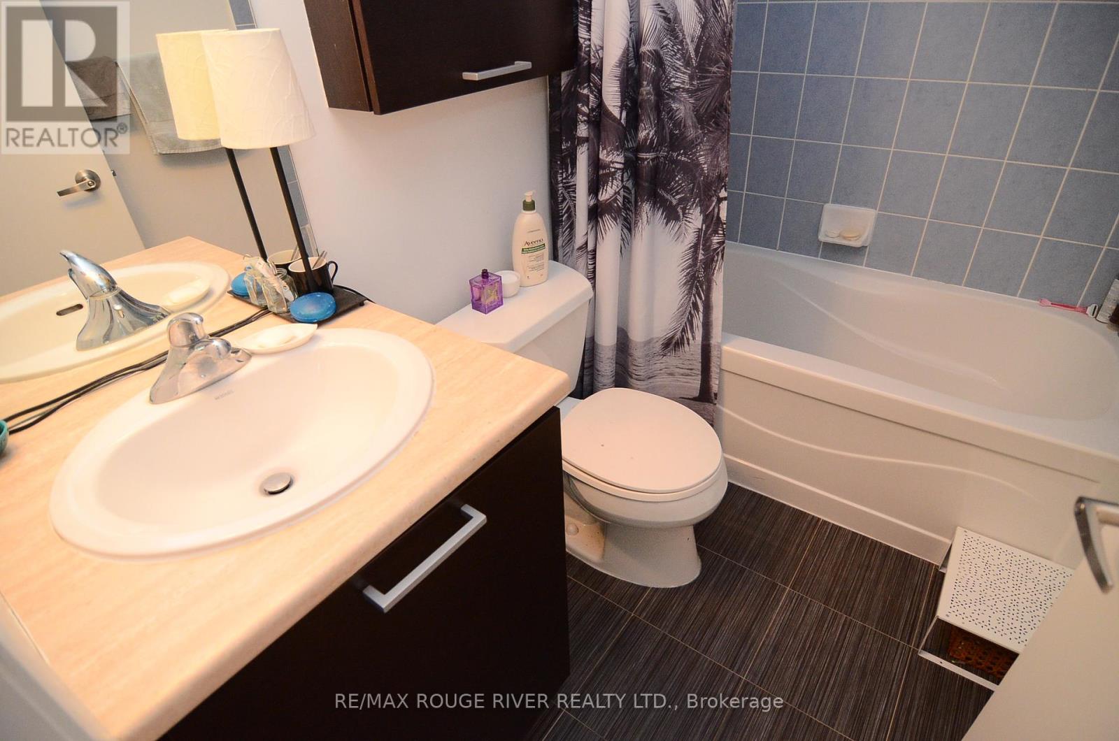 404 - 37 Grosvenor Street, Toronto, Ontario  M4Y 3G5 - Photo 9 - C12751130