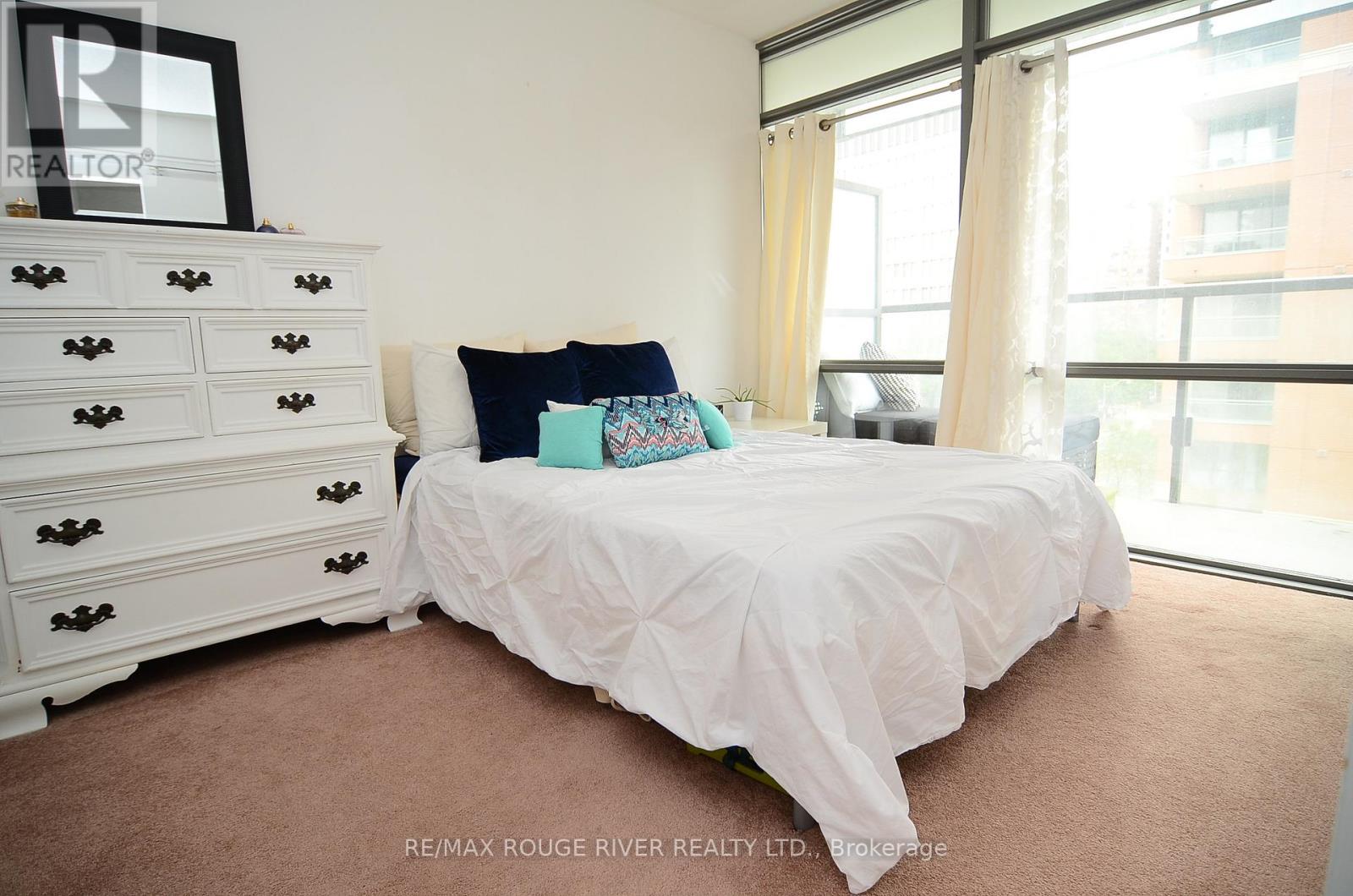 404 - 37 Grosvenor Street, Toronto, Ontario  M4Y 3G5 - Photo 8 - C12751130