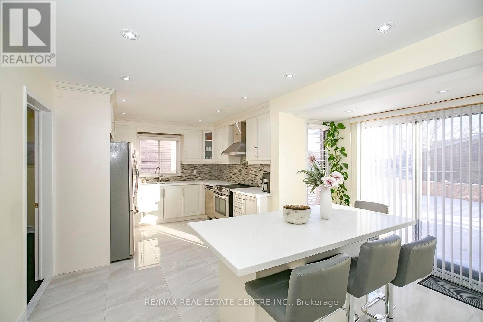 37 Duggan Drive, Brampton, Ontario  L6Y 4J2 - Photo 19 - W12749716