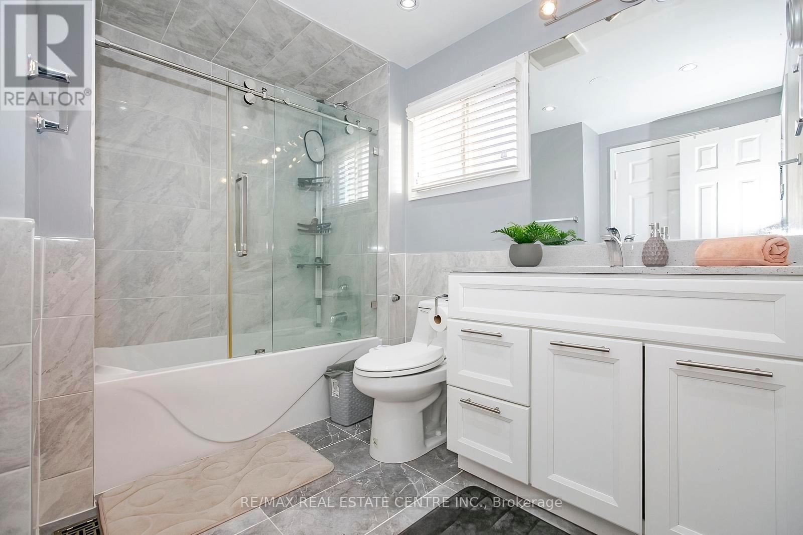 37 Duggan Drive, Brampton, Ontario  L6Y 4J2 - Photo 27 - W12749716