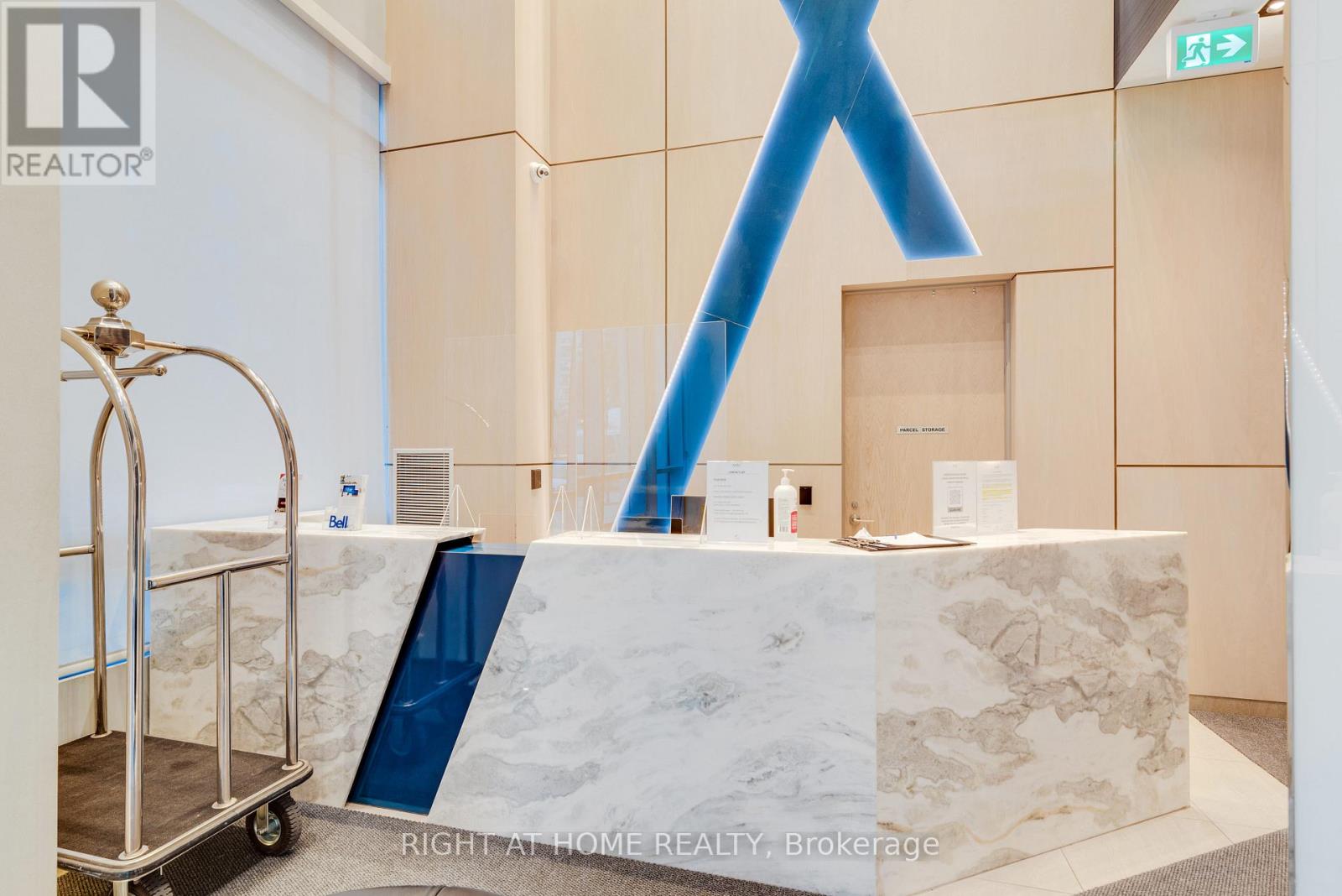 320 - 77 Mutual Street, Toronto, Ontario  M5B 0B9 - Photo 2 - C12751136