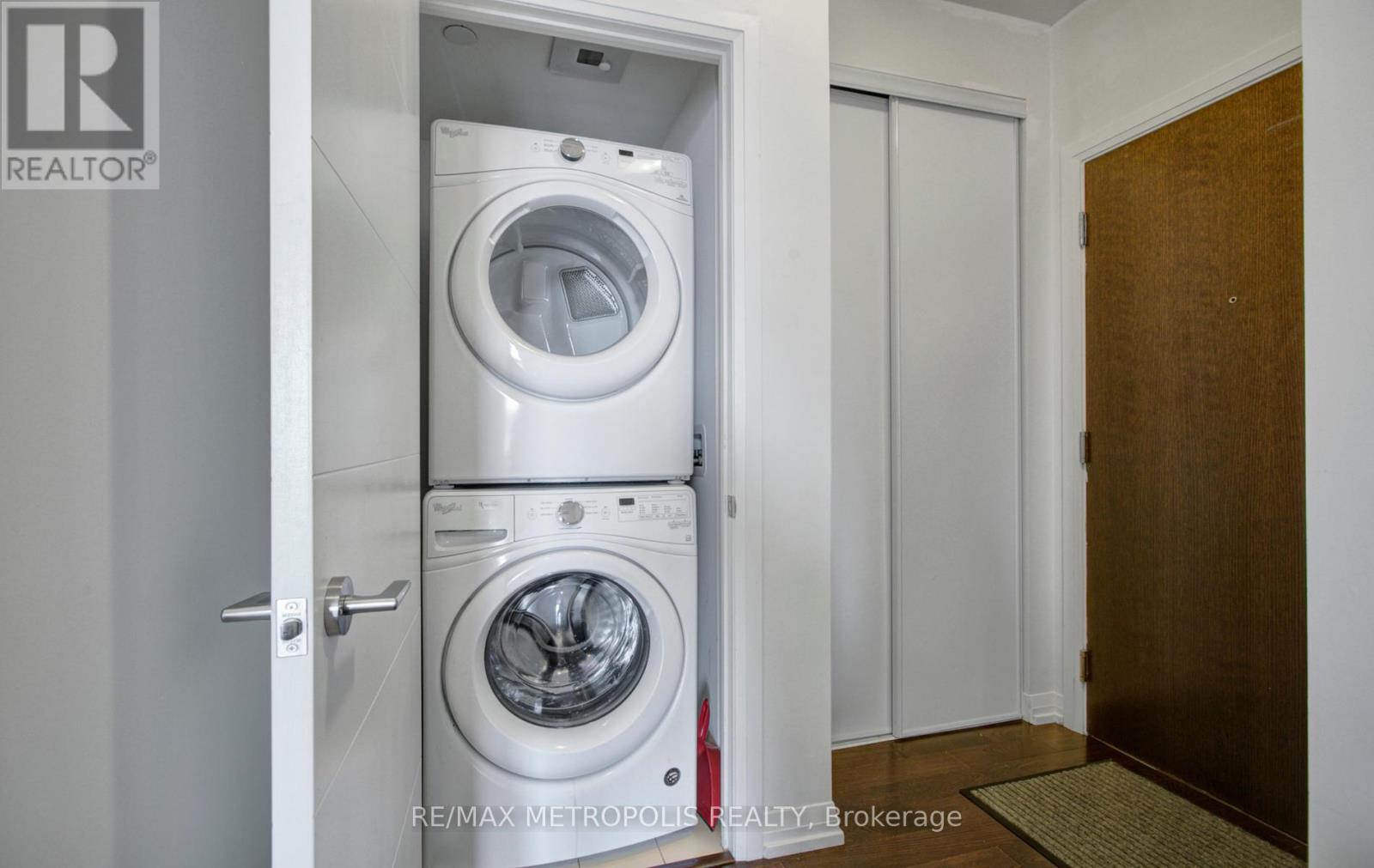 2015 - 460 Adelaide Street E, Toronto, Ontario  M5A 0E7 - Photo 18 - C12751176