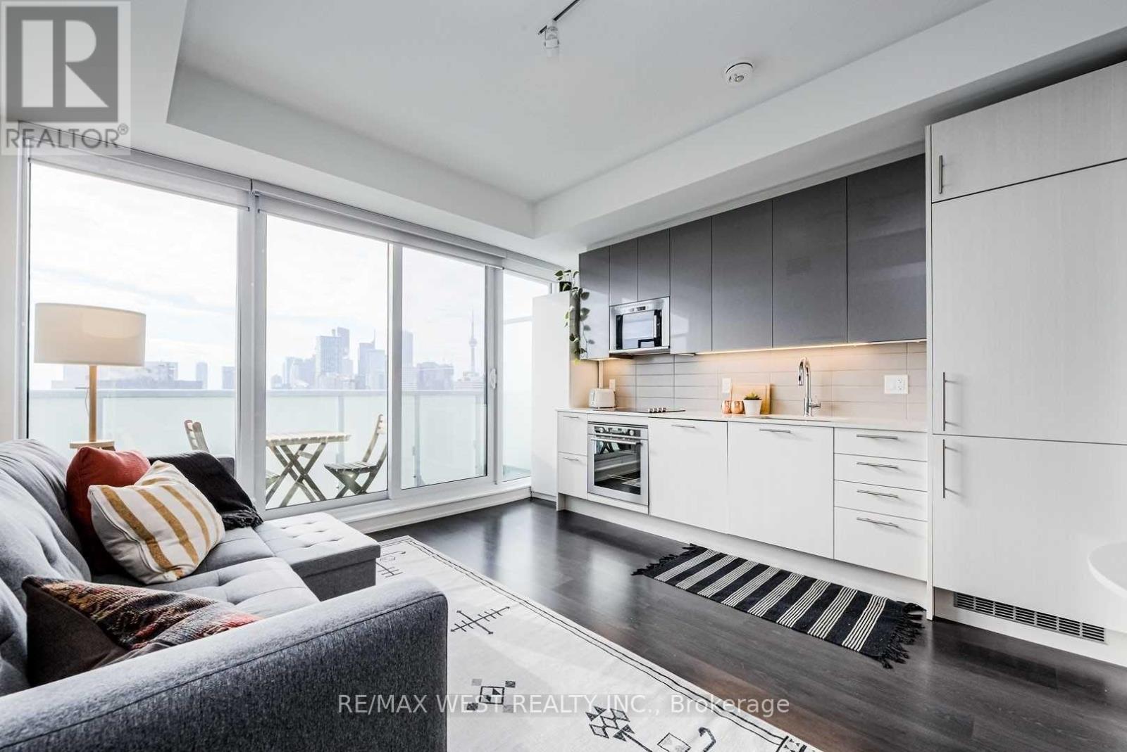 3213 - 403 CHURCH STREET, Toronto, Ontario