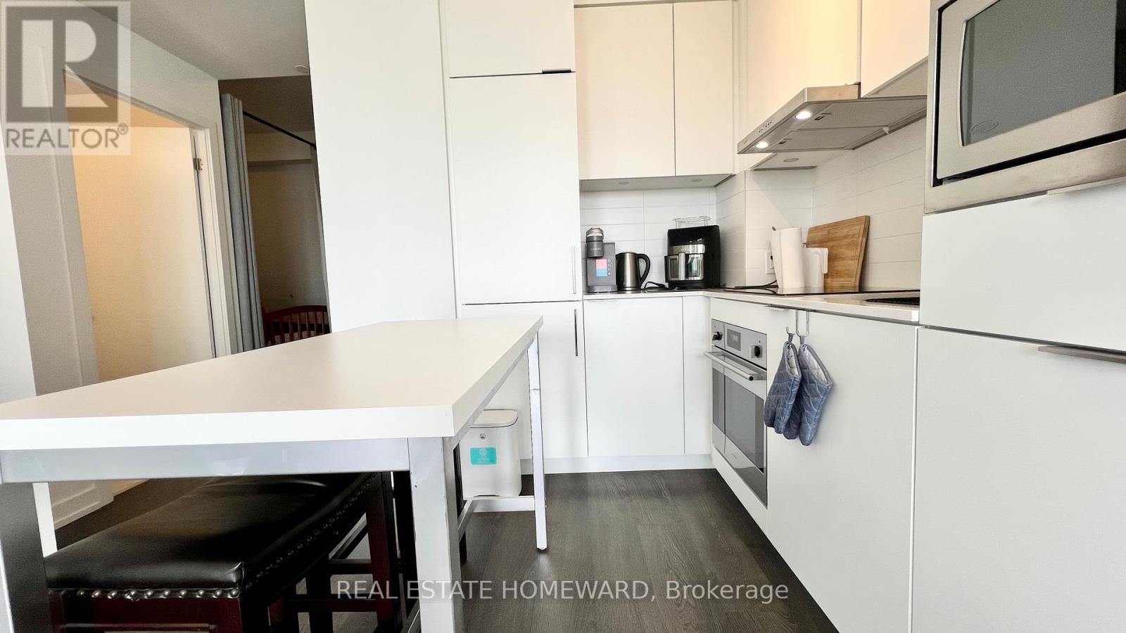 1702 - 7 Golden Lion Heights, Toronto, Ontario  M2M 0C1 - Photo 3 - C12751232