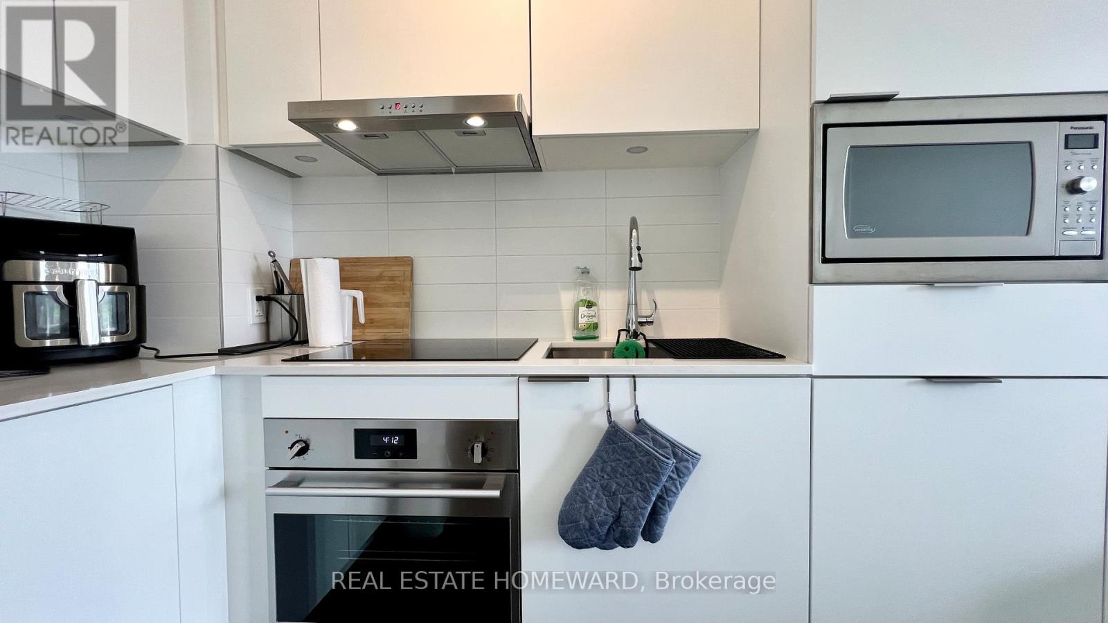 1702 - 7 Golden Lion Heights, Toronto, Ontario  M2M 0C1 - Photo 4 - C12751232