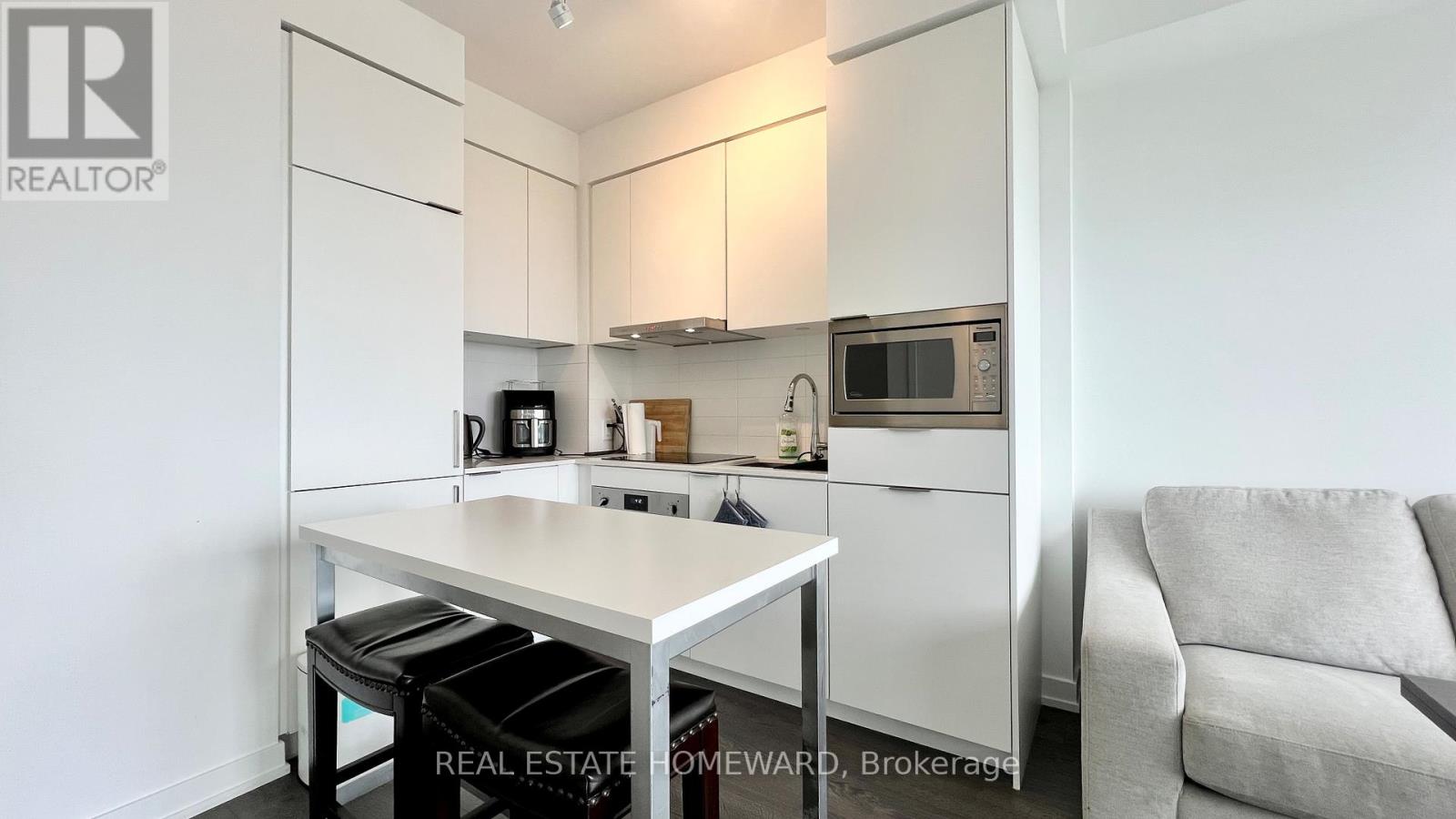 1702 - 7 Golden Lion Heights, Toronto, Ontario  M2M 0C1 - Photo 9 - C12751232