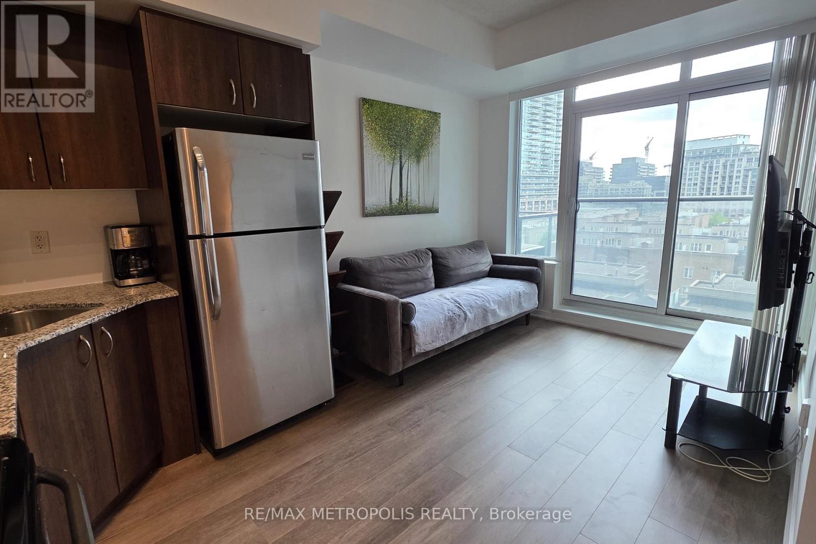 813 - 55 EAST LIBERTY STREET, Toronto, Ontario