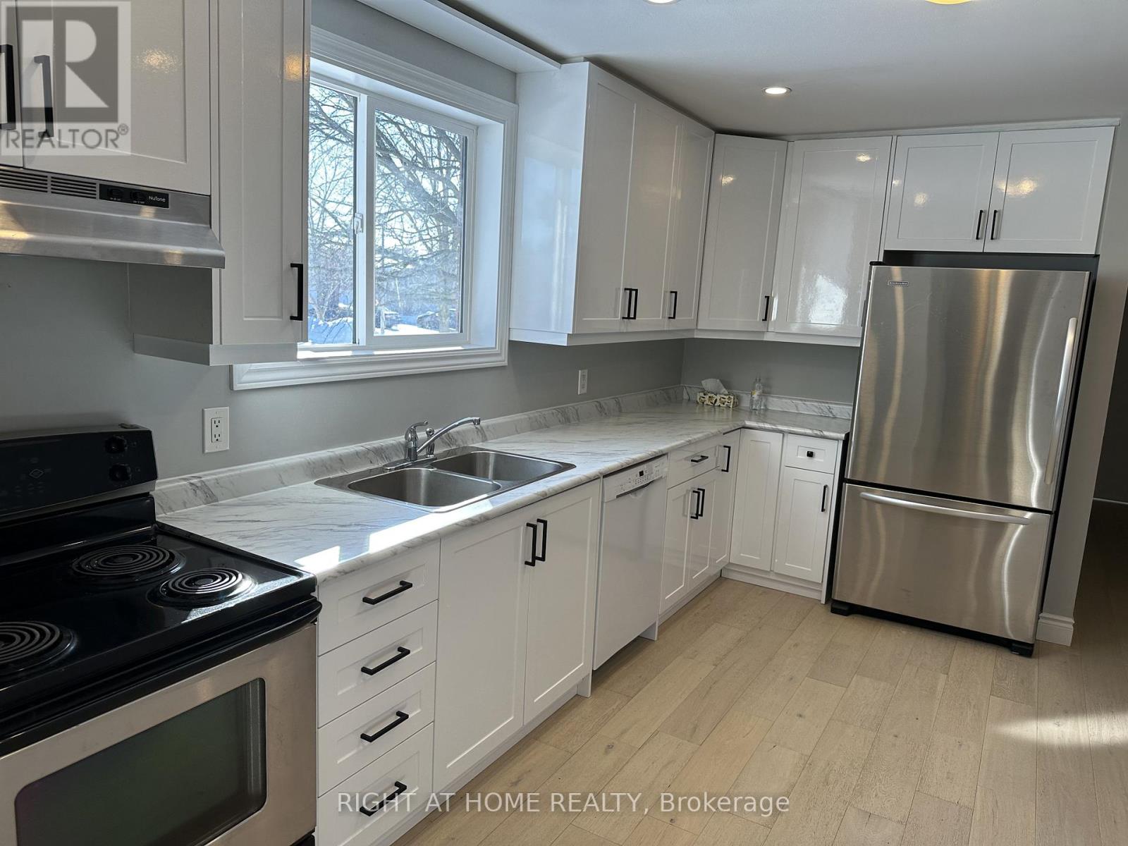 Upstair Floor - 388 Parkwood Avenue, Bradford West Gwillimbury, Ontario  L3Z 2W9 - Photo 5 - N12751134