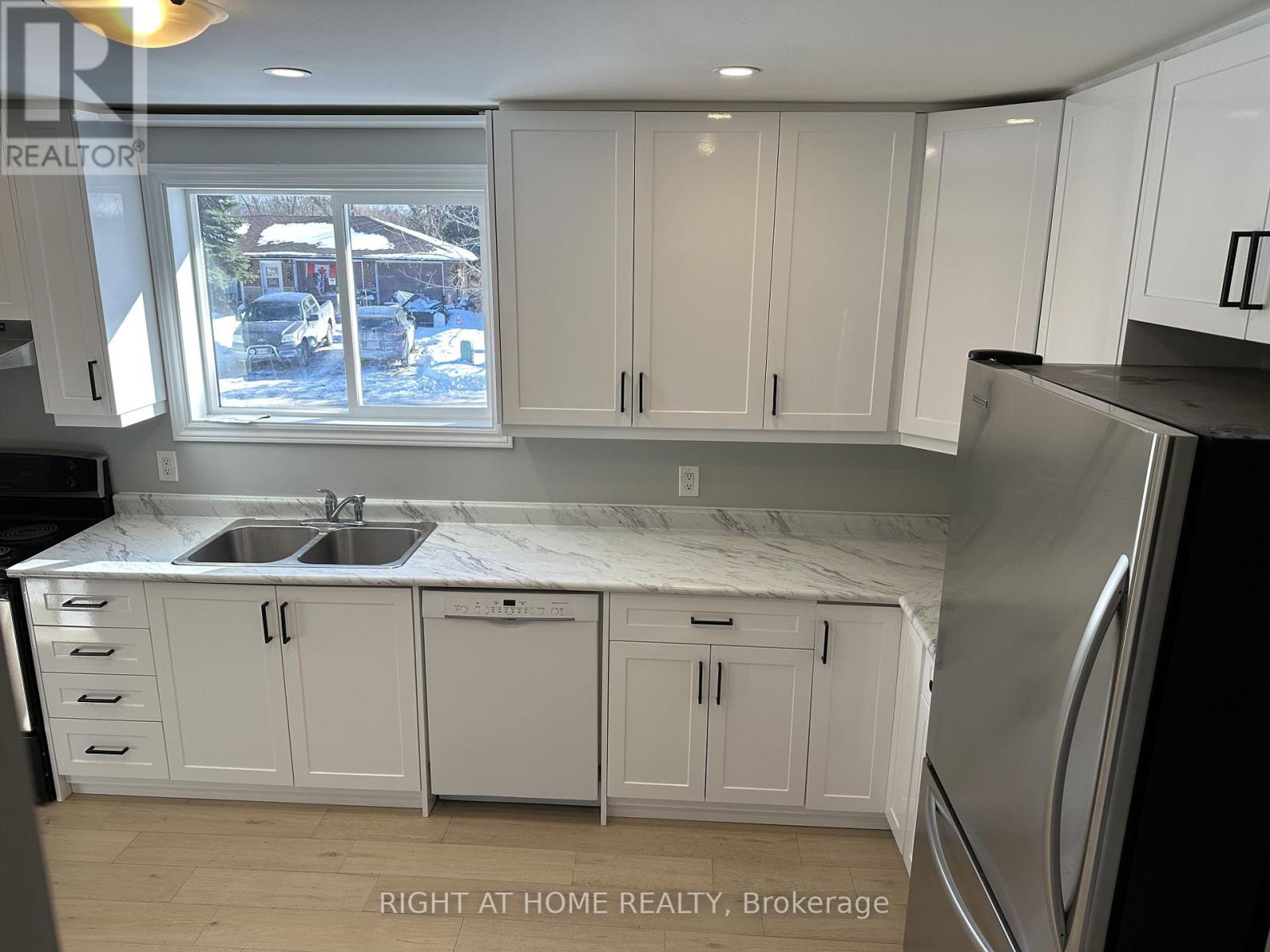 Upstair Floor - 388 Parkwood Avenue, Bradford West Gwillimbury, Ontario  L3Z 2W9 - Photo 8 - N12751134