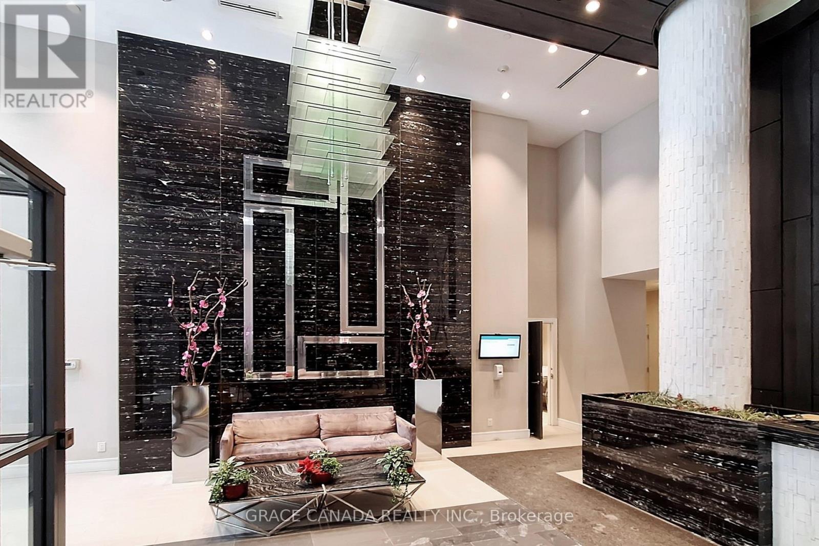 409 - 9205 Yonge Street, Richmond Hill, Ontario  L4C 1V5 - Photo 5 - N12751148