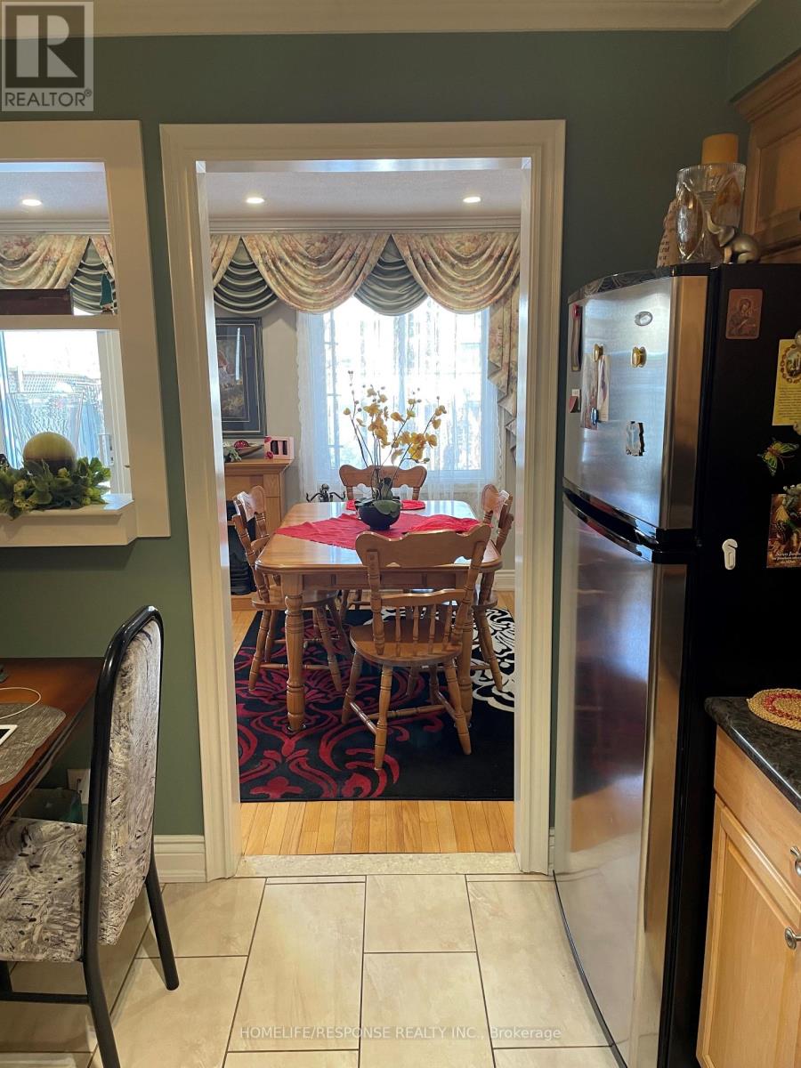 21 - 2035 Asta Drive S, Mississauga, Ontario  L5A 3Y2 - Photo 5 - W12751158