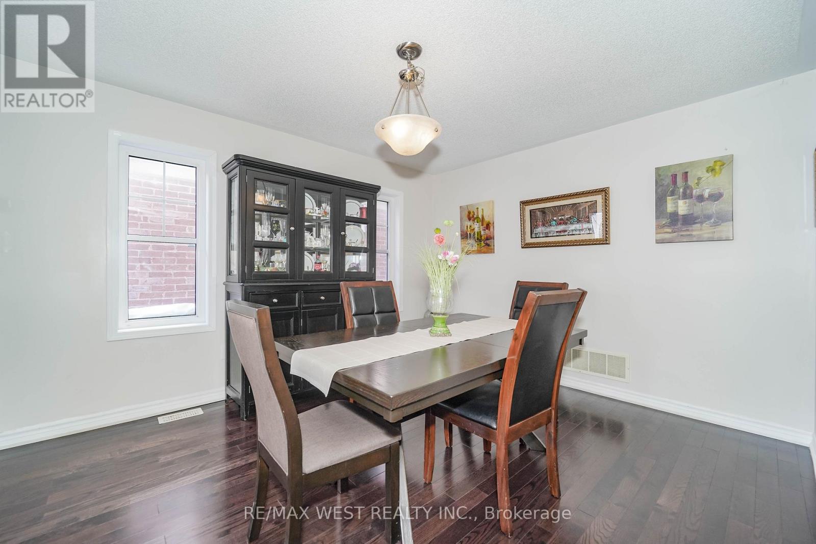 110 Tysonville Circle, Brampton, Ontario  L7A 0B5 - Photo 5 - W12751182