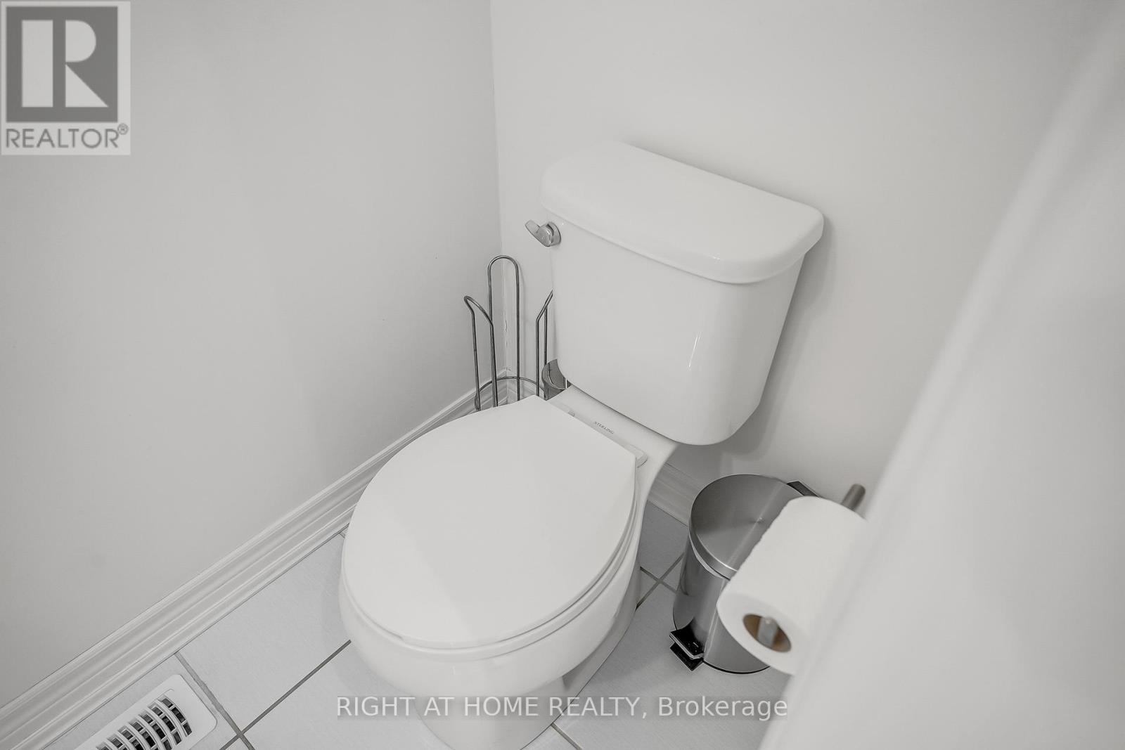 88 Winterton Court N, Orangeville, Ontario  L9W 6Z7 - Photo 6 - W12751246