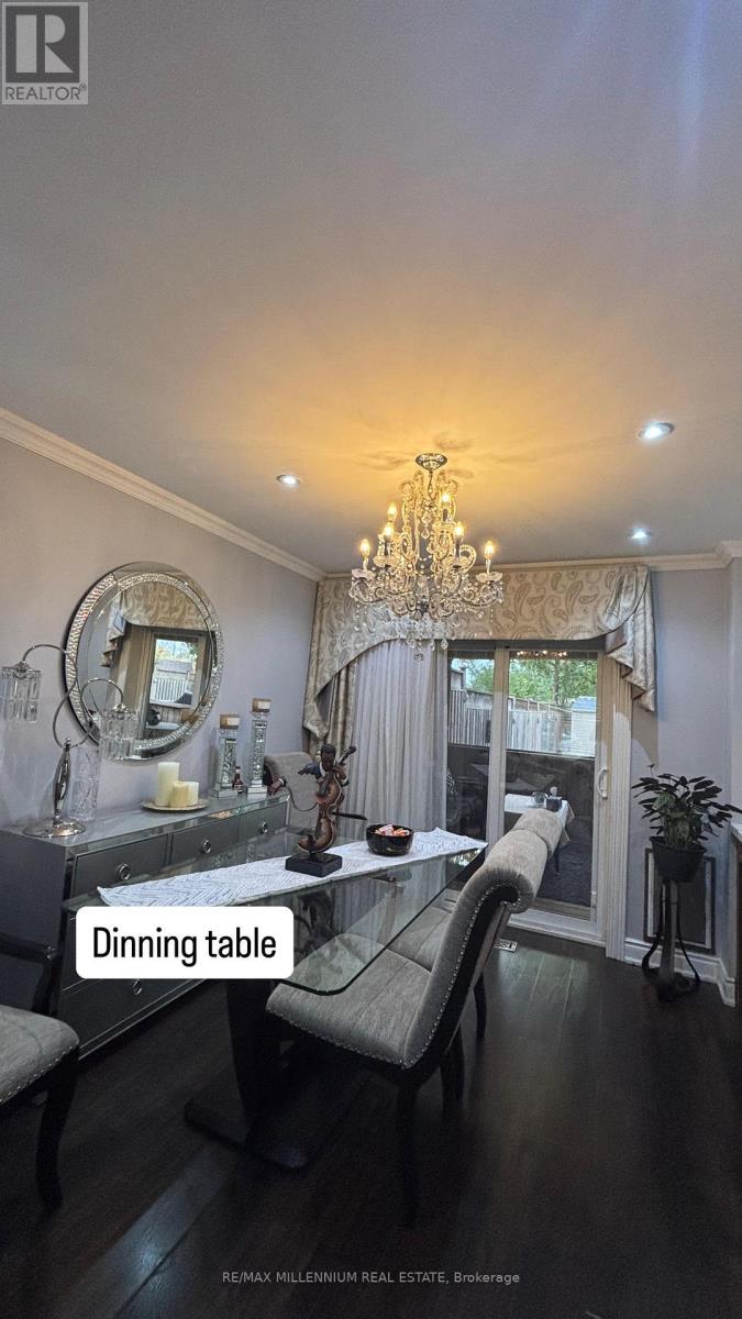 1341 Freeport Drive, Mississauga, Ontario  L5C 1S5 - Photo 11 - W12751254