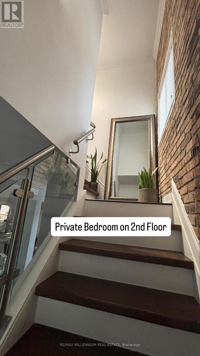 1341 Freeport Drive, Mississauga, Ontario  L5C 1S5 - Photo 12 - W12751254