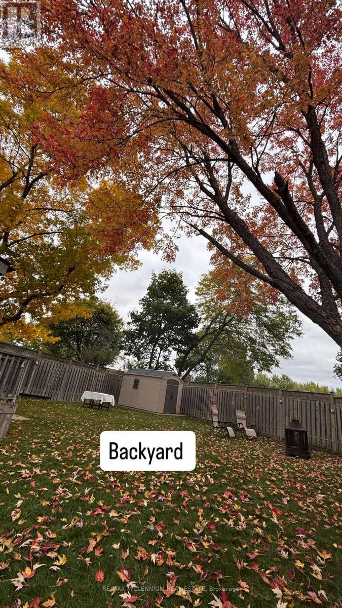 1341 Freeport Drive, Mississauga, Ontario  L5C 1S5 - Photo 14 - W12751254