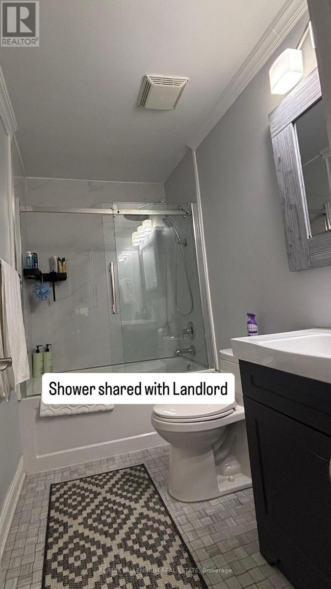 1341 Freeport Drive, Mississauga, Ontario  L5C 1S5 - Photo 8 - W12751254