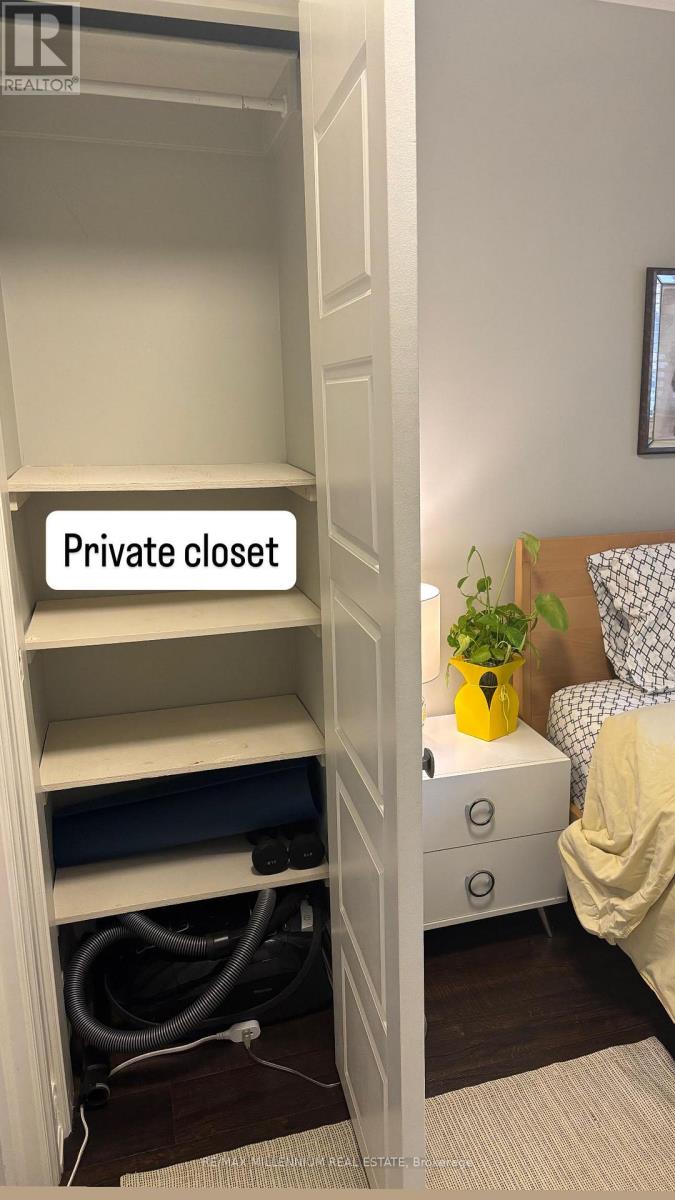 1341 Freeport Drive, Mississauga, Ontario  L5C 1S5 - Photo 9 - W12751254