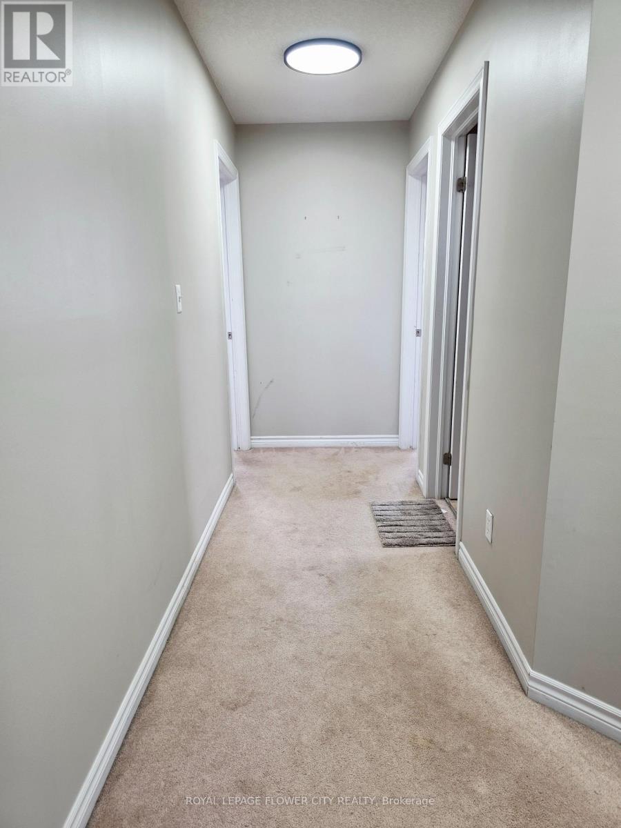 187 Huck Crescent W, Kitchener, Ontario  N2N 3P7 - Photo 12 - X12751194