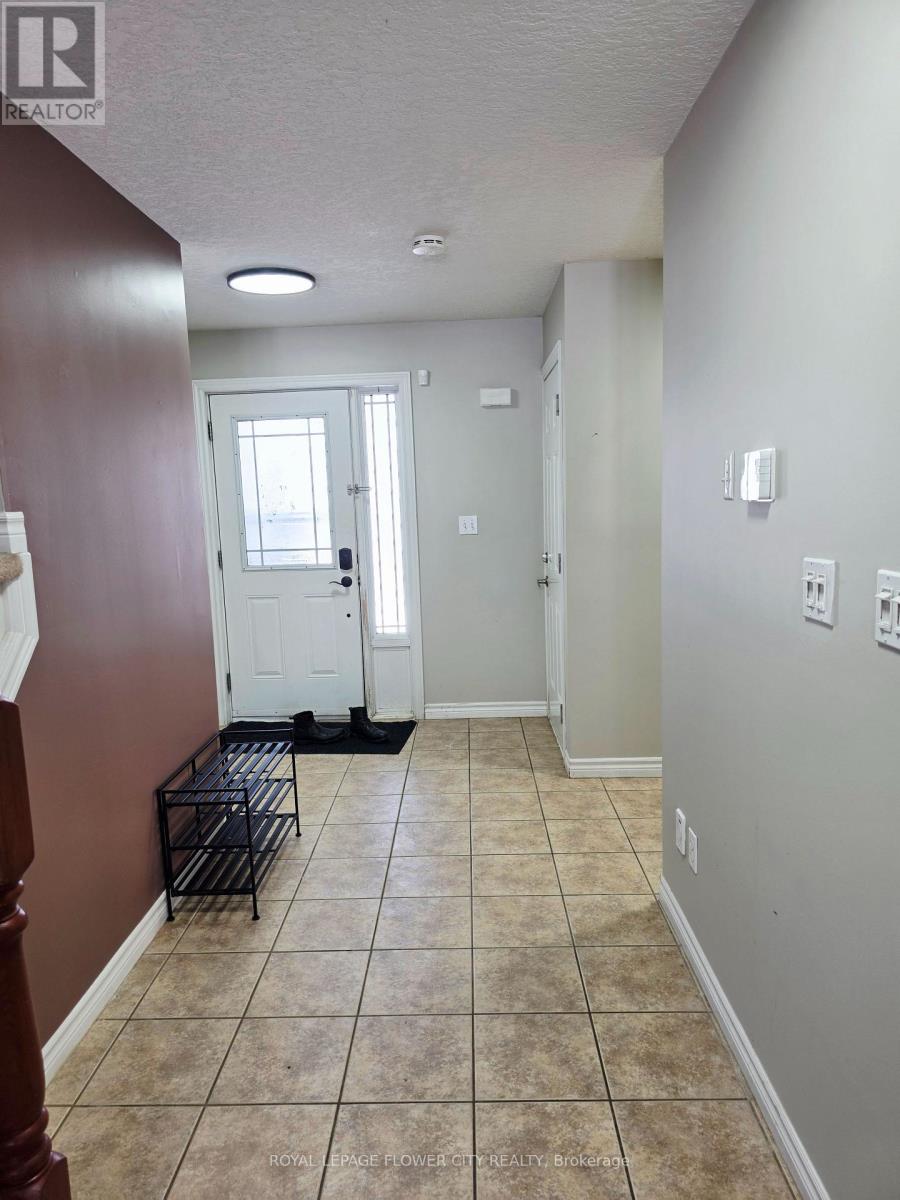 187 Huck Crescent W, Kitchener, Ontario  N2N 3P7 - Photo 4 - X12751194