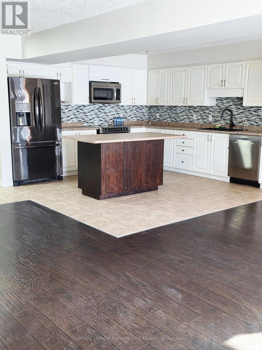 187 Huck Crescent W, Kitchener, Ontario  N2N 3P7 - Photo 8 - X12751194