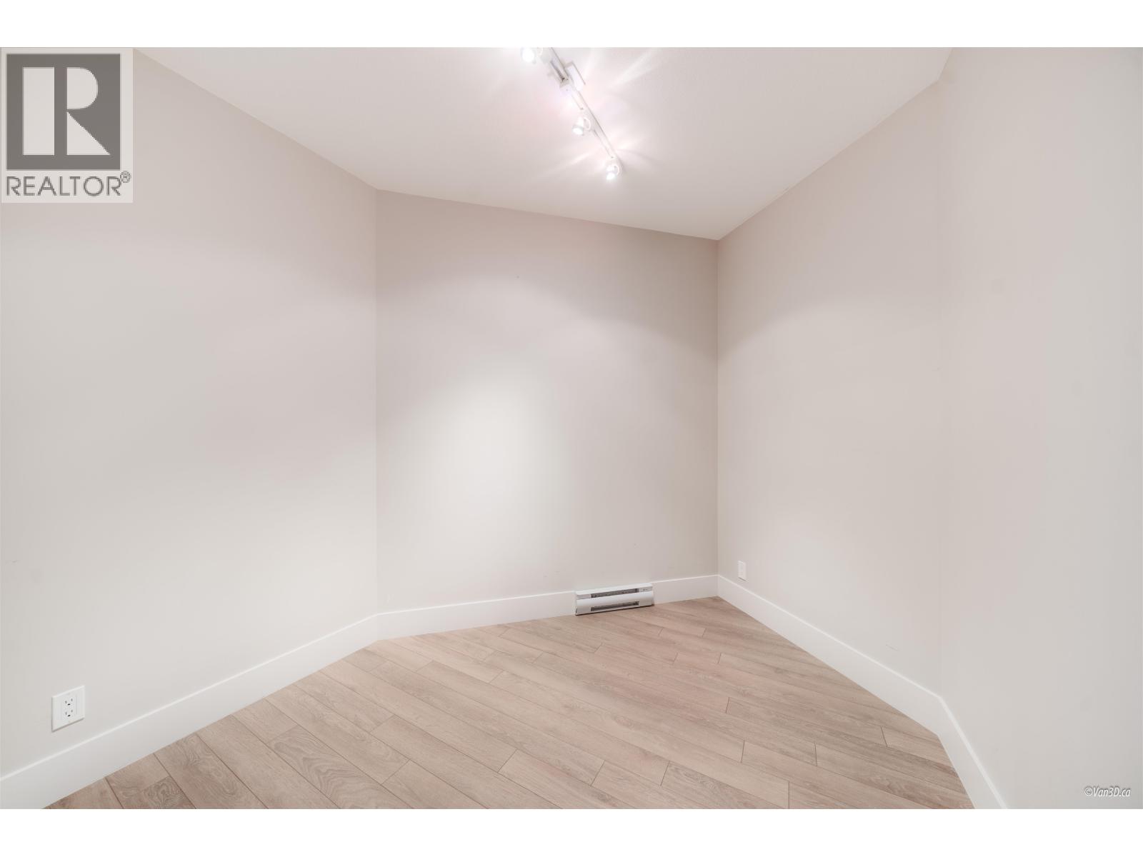 111 3606 Aldercrest Drive, North Vancouver, British Columbia  V7G 0A3 - Photo 20 - R3082863