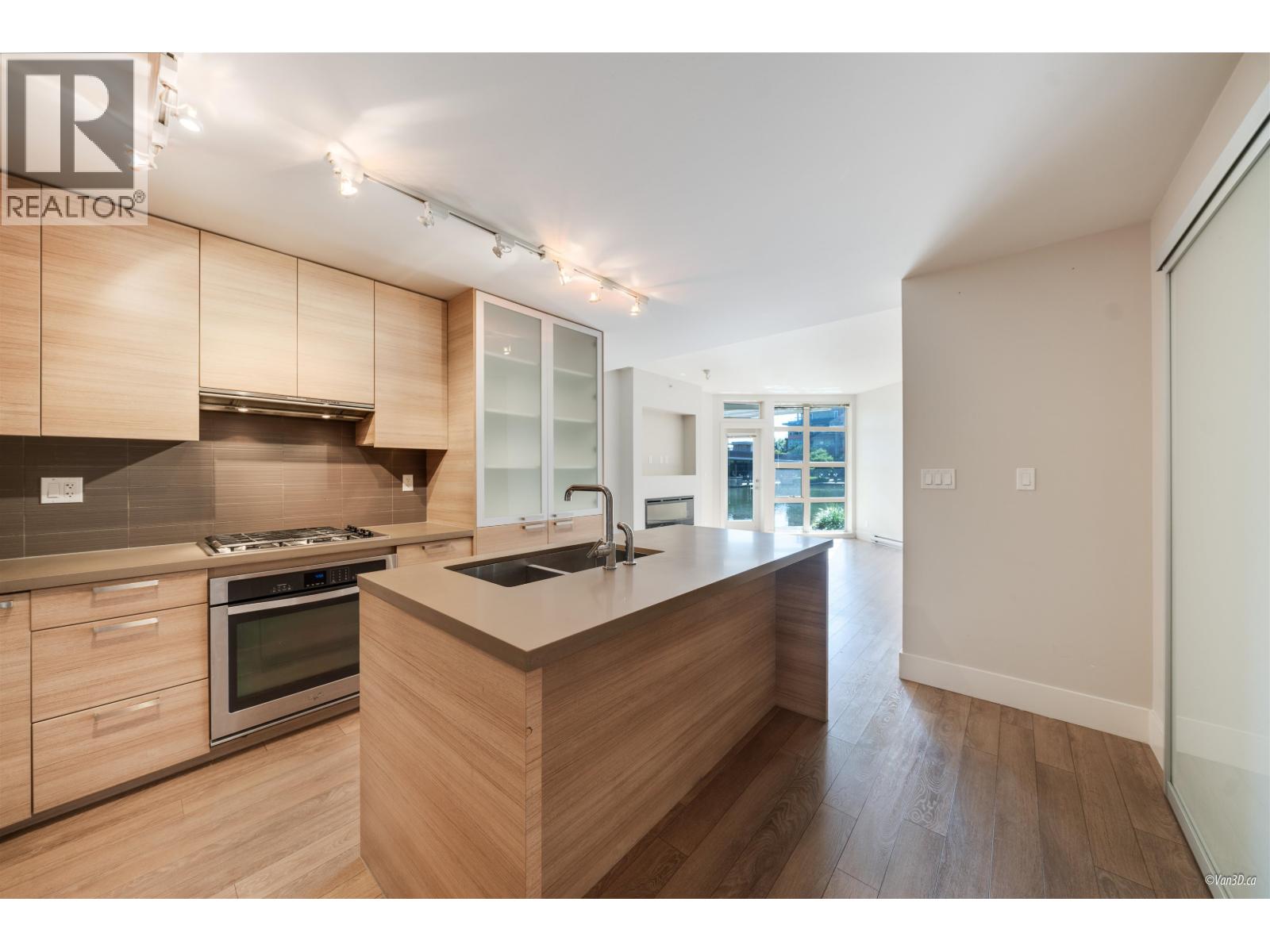 111 3606 Aldercrest Drive, North Vancouver, British Columbia  V7G 0A3 - Photo 11 - R3082863