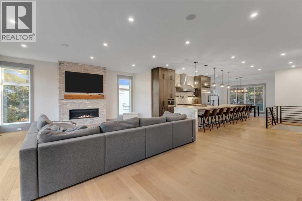 30 Roselawn Crescent Nw, Calgary, Alberta  T2K 1K6 - Photo 13 - A2269817