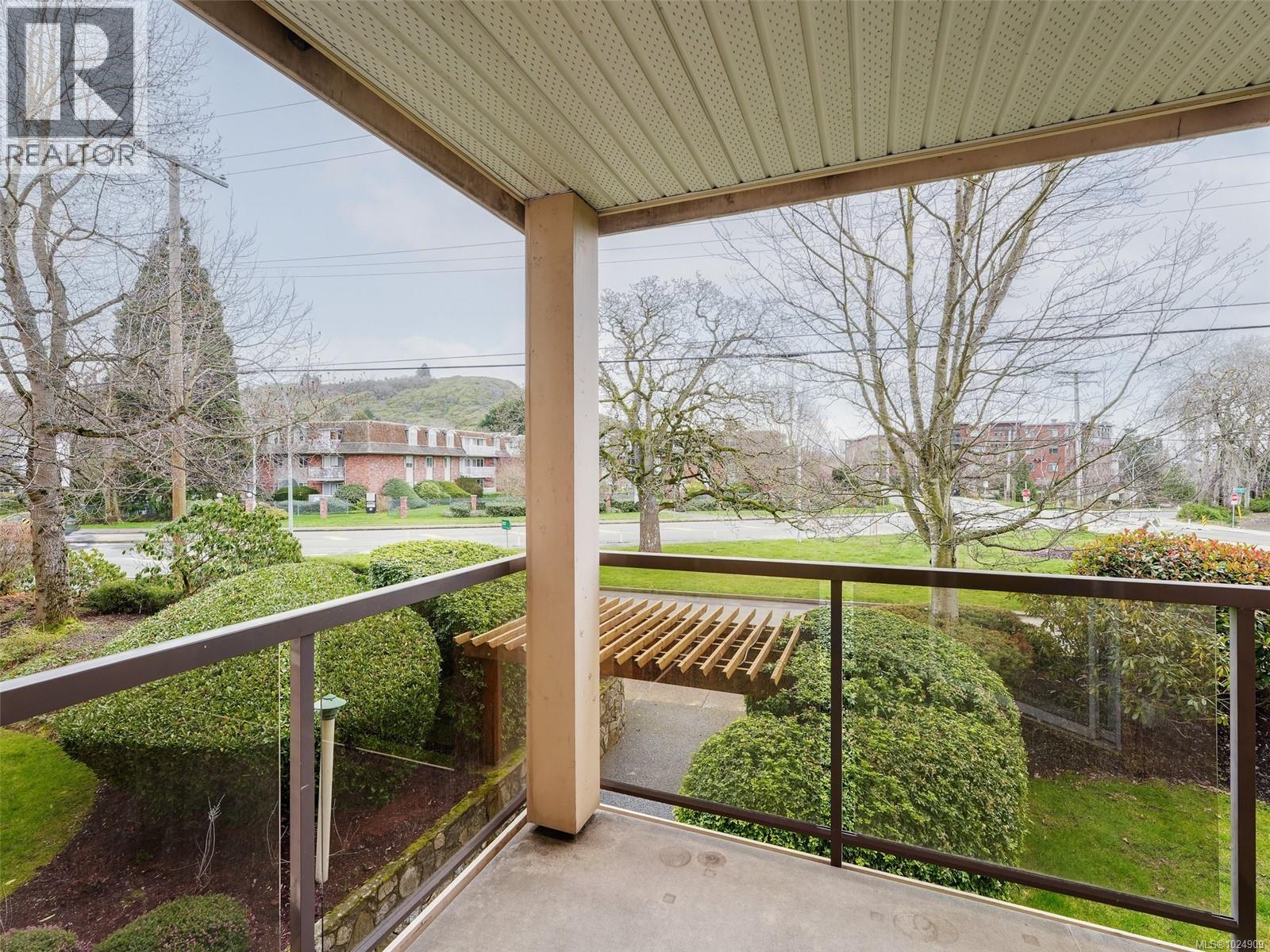 202 1694 Cedar Hill Cross Rd, Saanich, British Columbia  V8P 2P7 - Photo 21 - 1024909