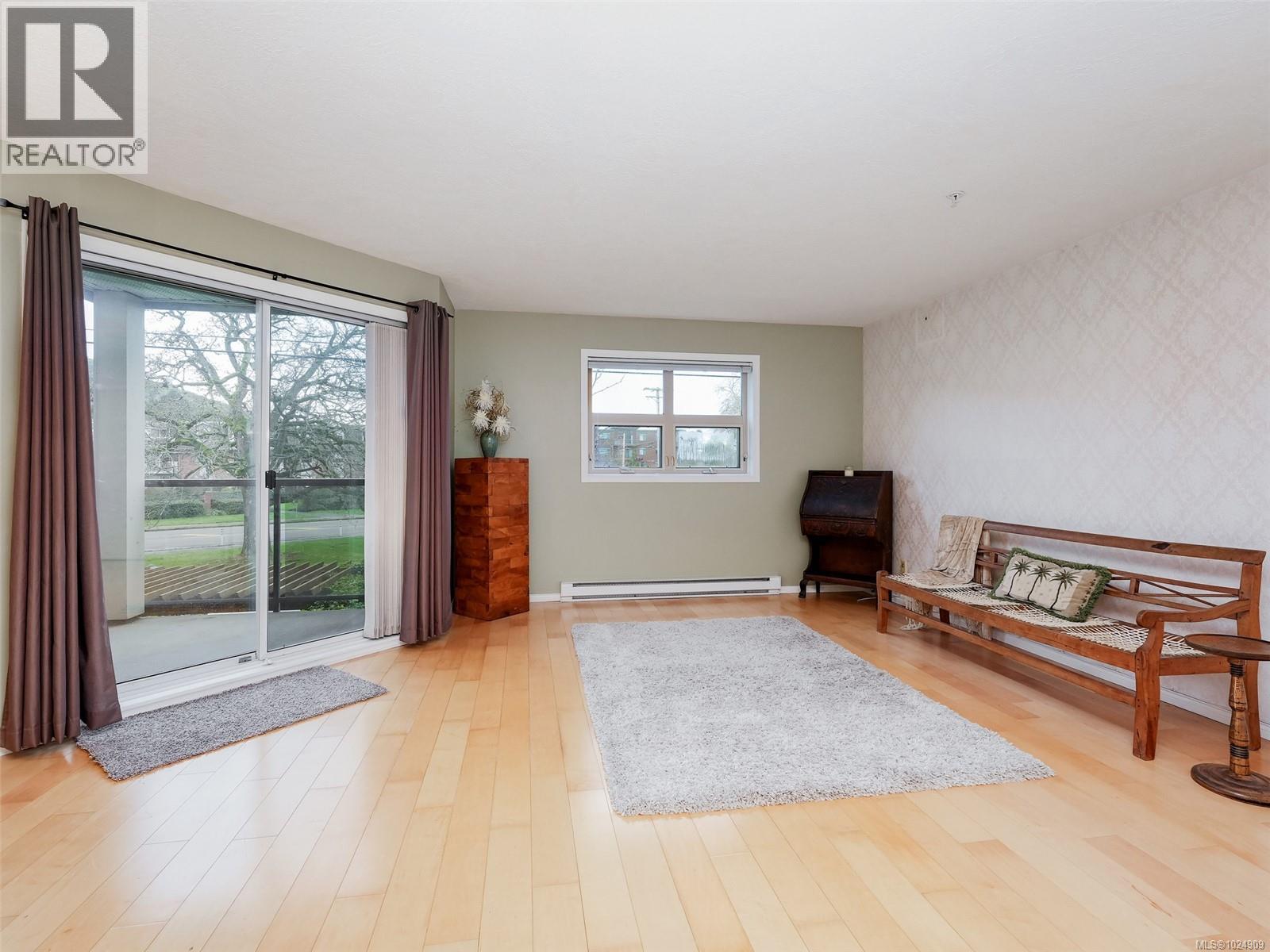 202 1694 Cedar Hill Cross Rd, Saanich, British Columbia  V8P 2P7 - Photo 5 - 1024909