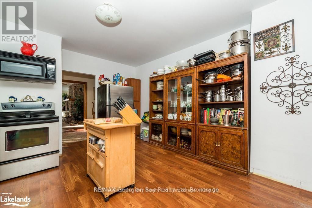 9513 County Rd 93 Road Ne, Midland, Ontario  L4R 5K6 - Photo 10 - S12751302