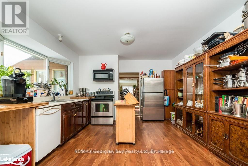 9513 County Rd 93 Road Ne, Midland, Ontario  L4R 5K6 - Photo 13 - S12751302