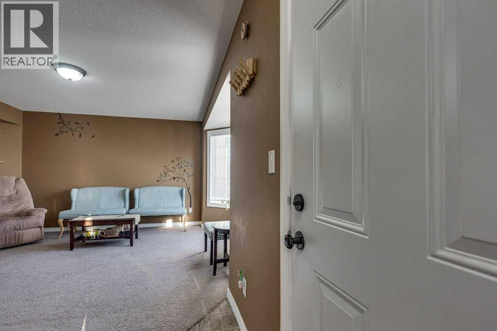 5322 55 Street, Lacombe, Alberta  T4L 1L4 - Photo 3 - A2277472