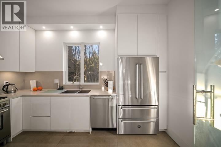 205 Kinsey Drive, Anmore, British Columbia  V3H 0G7 - Photo 21 - R3085636