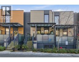 33 720 E 3RD STREET, North Vancouver, British Columbia