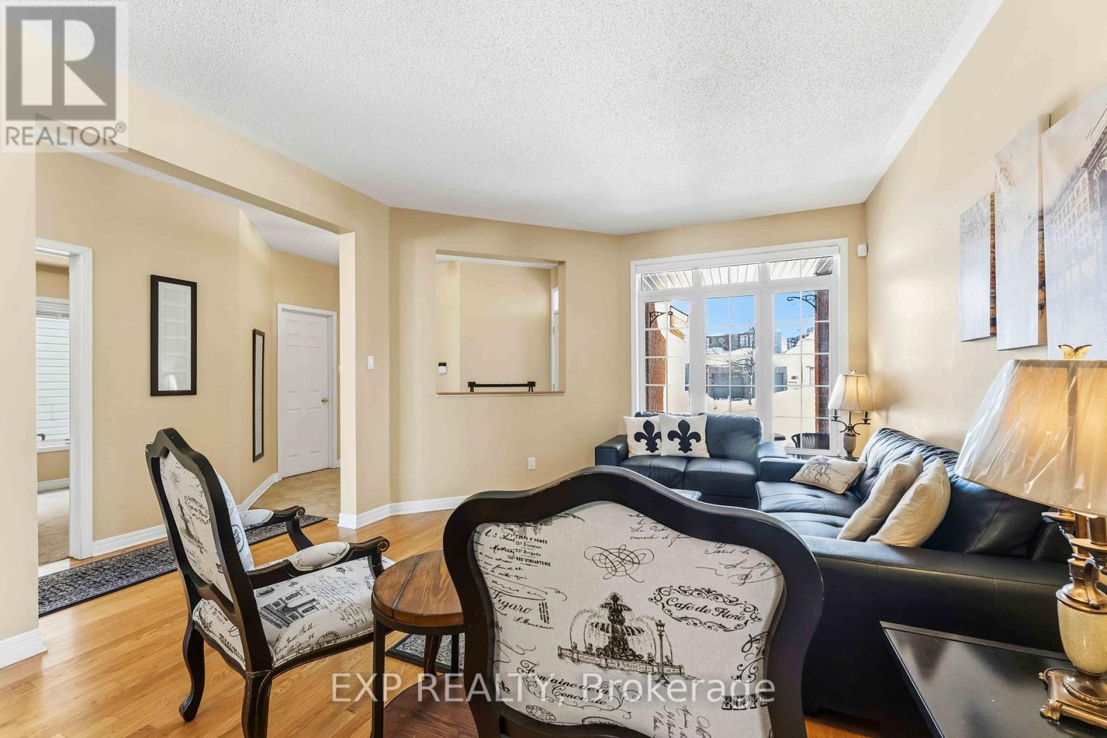 118 Finn Court, Ottawa, Ontario  K1V 2C8 - Photo 7 - X12416732