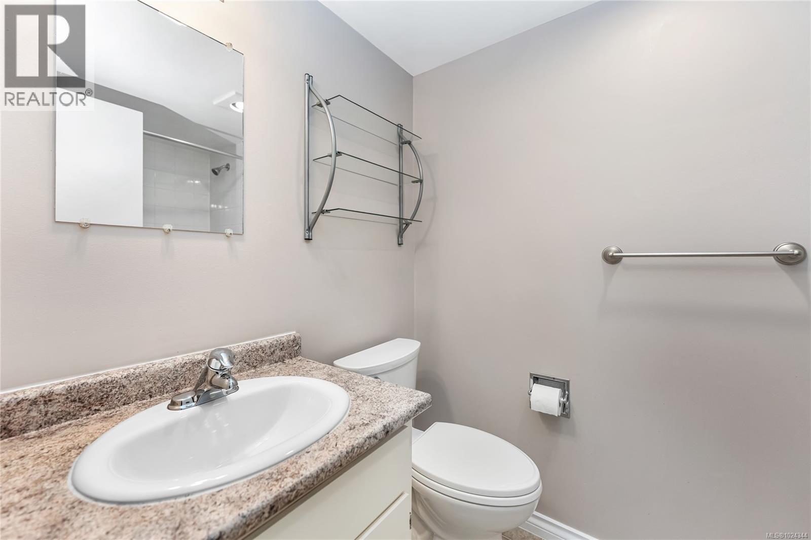 205 1490 Garnet Rd, Saanich, British Columbia  V8P 5L1 - Photo 18 - 1024344