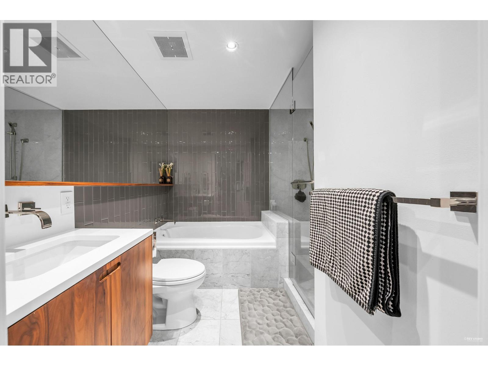 1907 788 Richards Street, Vancouver, British Columbia  V6B 0C7 - Photo 19 - R3085671