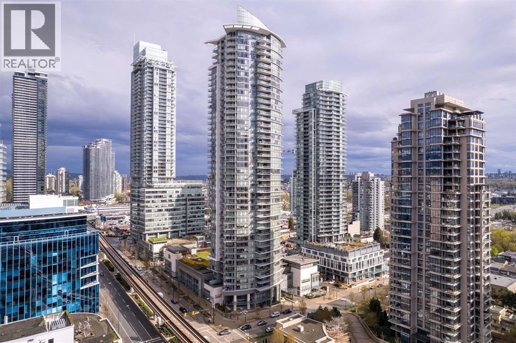 809 2008 Rosser Avenue, Burnaby, British Columbia  V5C 0H8 - Photo 1 - R3085676