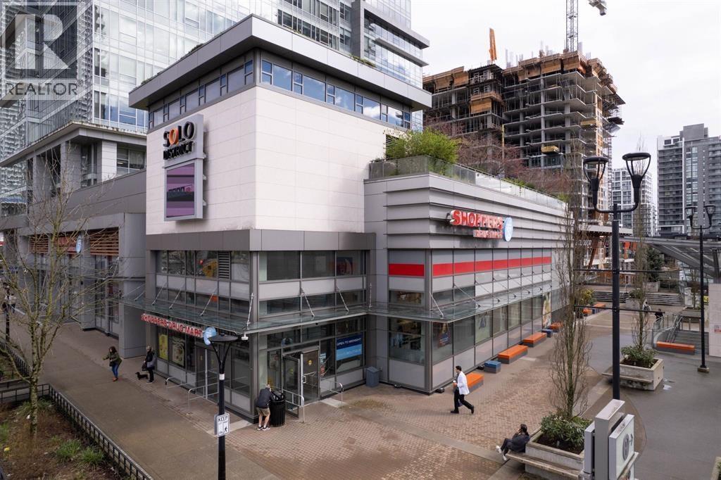 809 2008 Rosser Avenue, Burnaby, British Columbia  V5C 0H8 - Photo 2 - R3085676