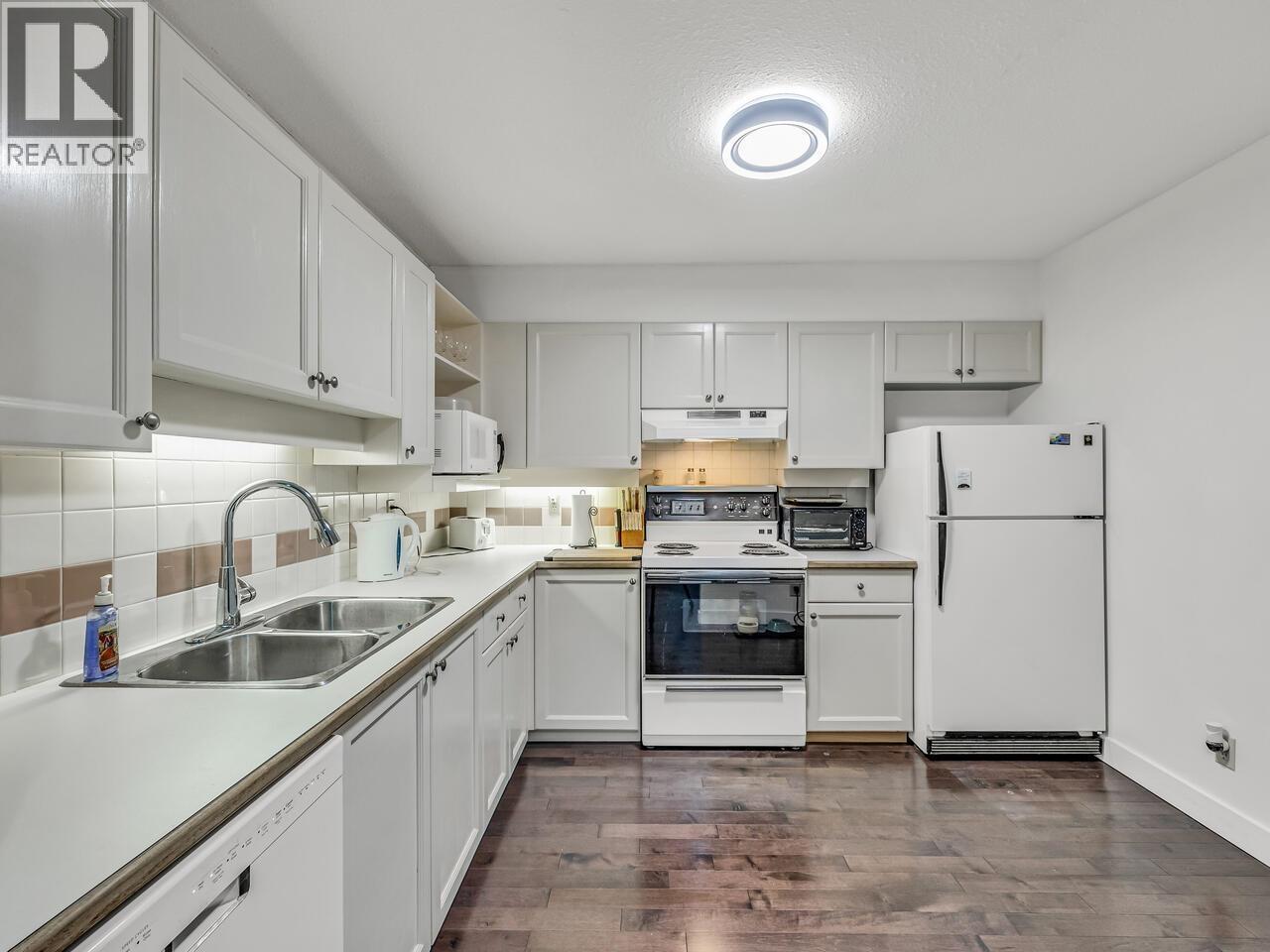 204 6735 Station Hill Court, Burnaby, British Columbia  V3N 4W5 - Photo 7 - R3085702