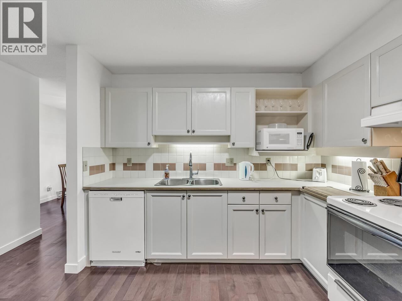 204 6735 Station Hill Court, Burnaby, British Columbia  V3N 4W5 - Photo 8 - R3085702