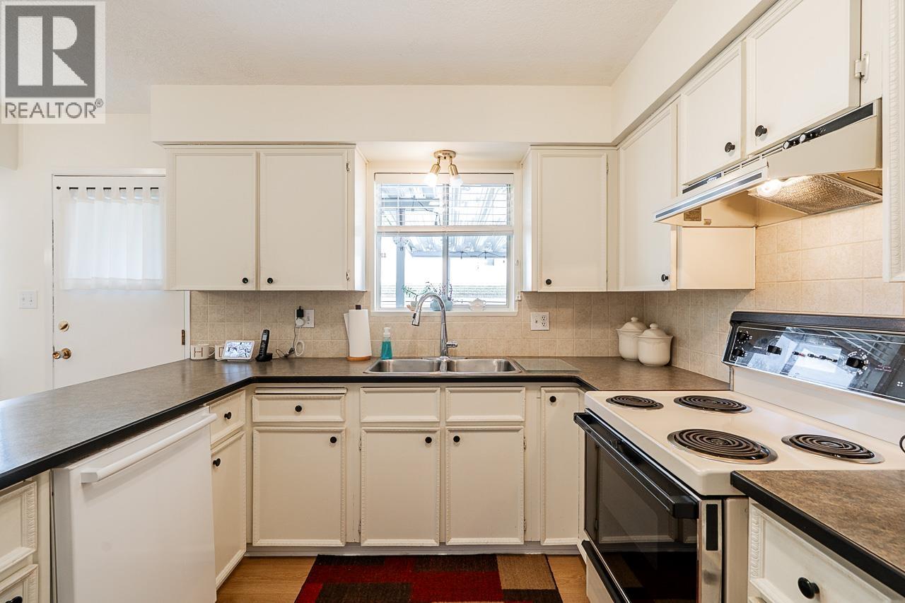 3382 Fairland Court, Burnaby, British Columbia  V5A 3B8 - Photo 13 - R3085689