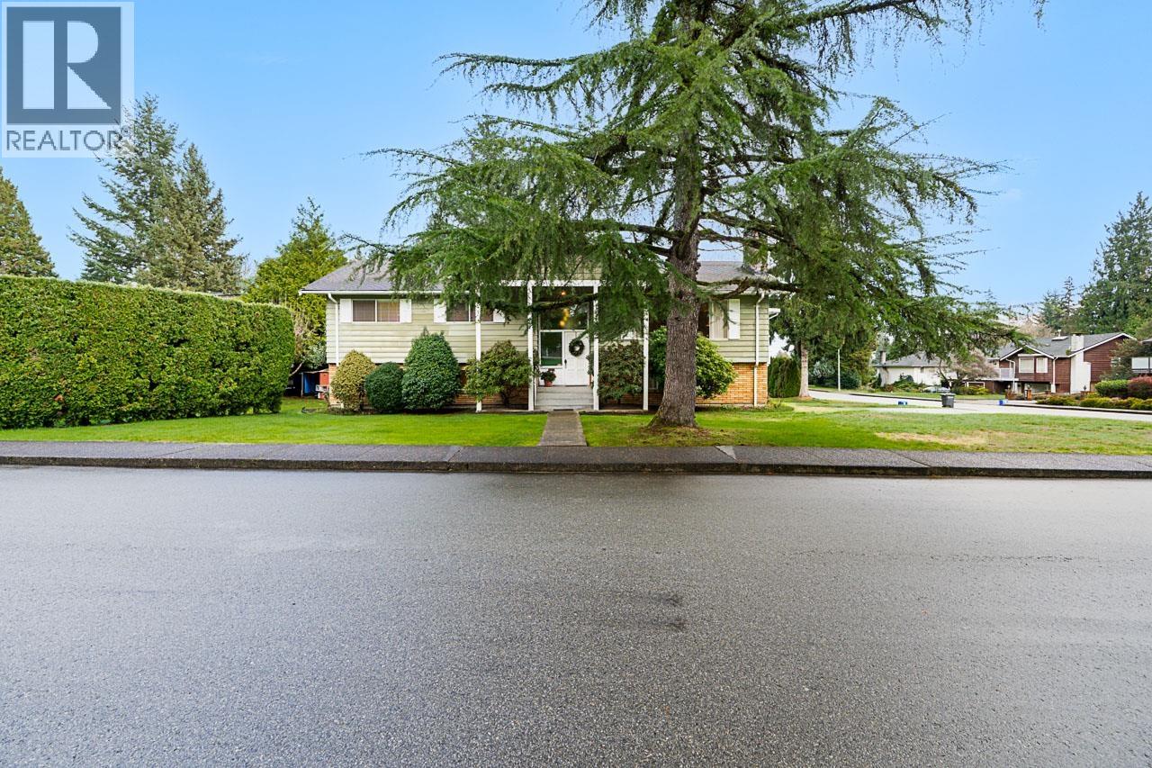 3382 Fairland Court, Burnaby, British Columbia  V5A 3B8 - Photo 2 - R3085689