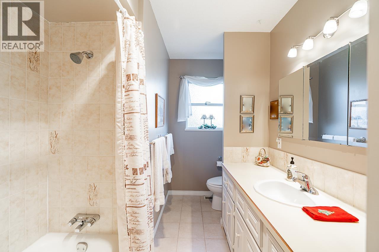 3382 Fairland Court, Burnaby, British Columbia  V5A 3B8 - Photo 25 - R3085689