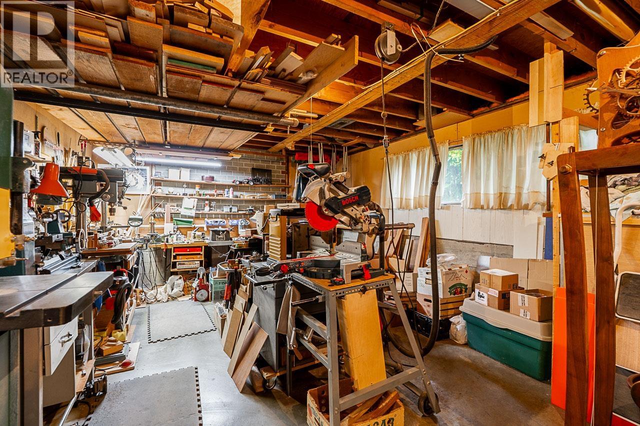 3382 Fairland Court, Burnaby, British Columbia  V5A 3B8 - Photo 31 - R3085689