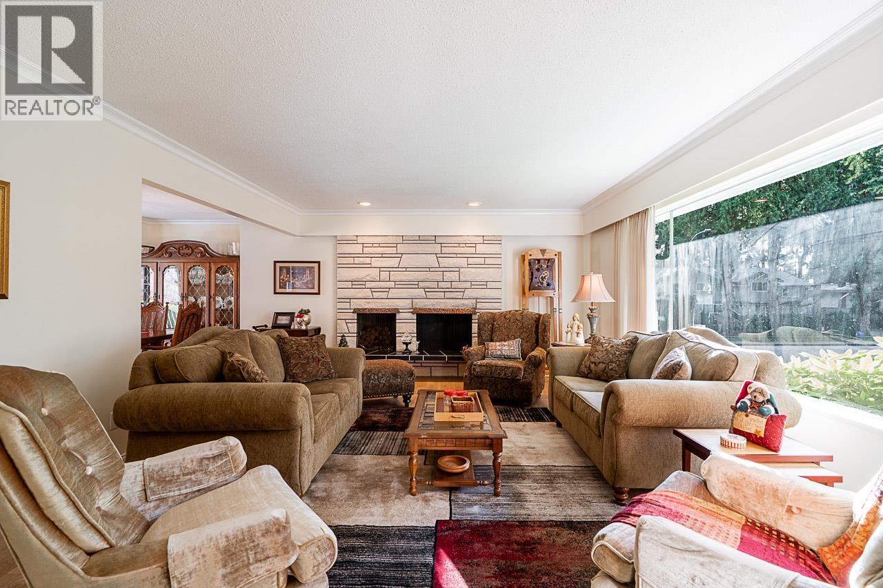 3382 Fairland Court, Burnaby, British Columbia  V5A 3B8 - Photo 7 - R3085689